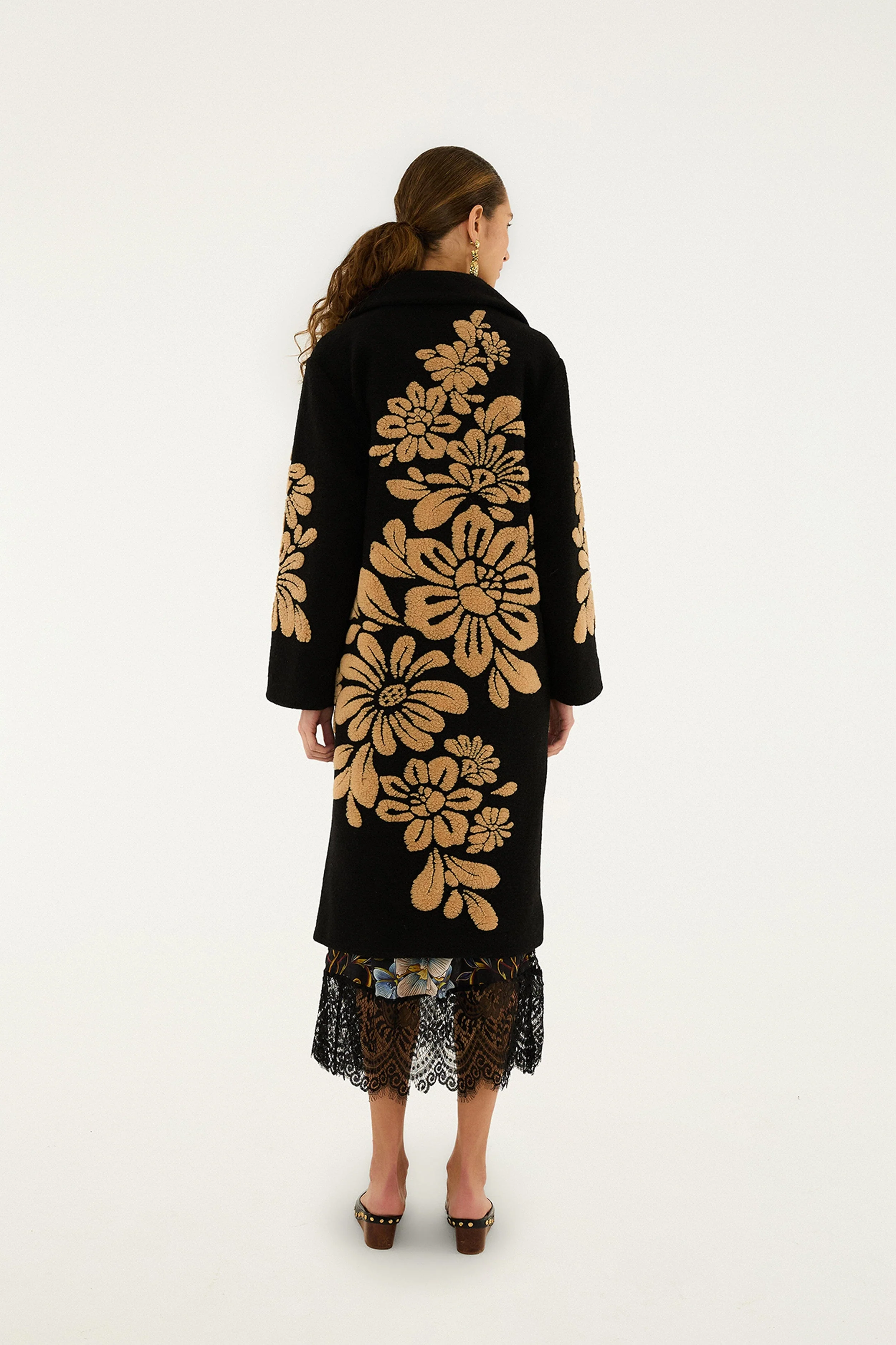 Bold Flowers Black Fleece - Image 3