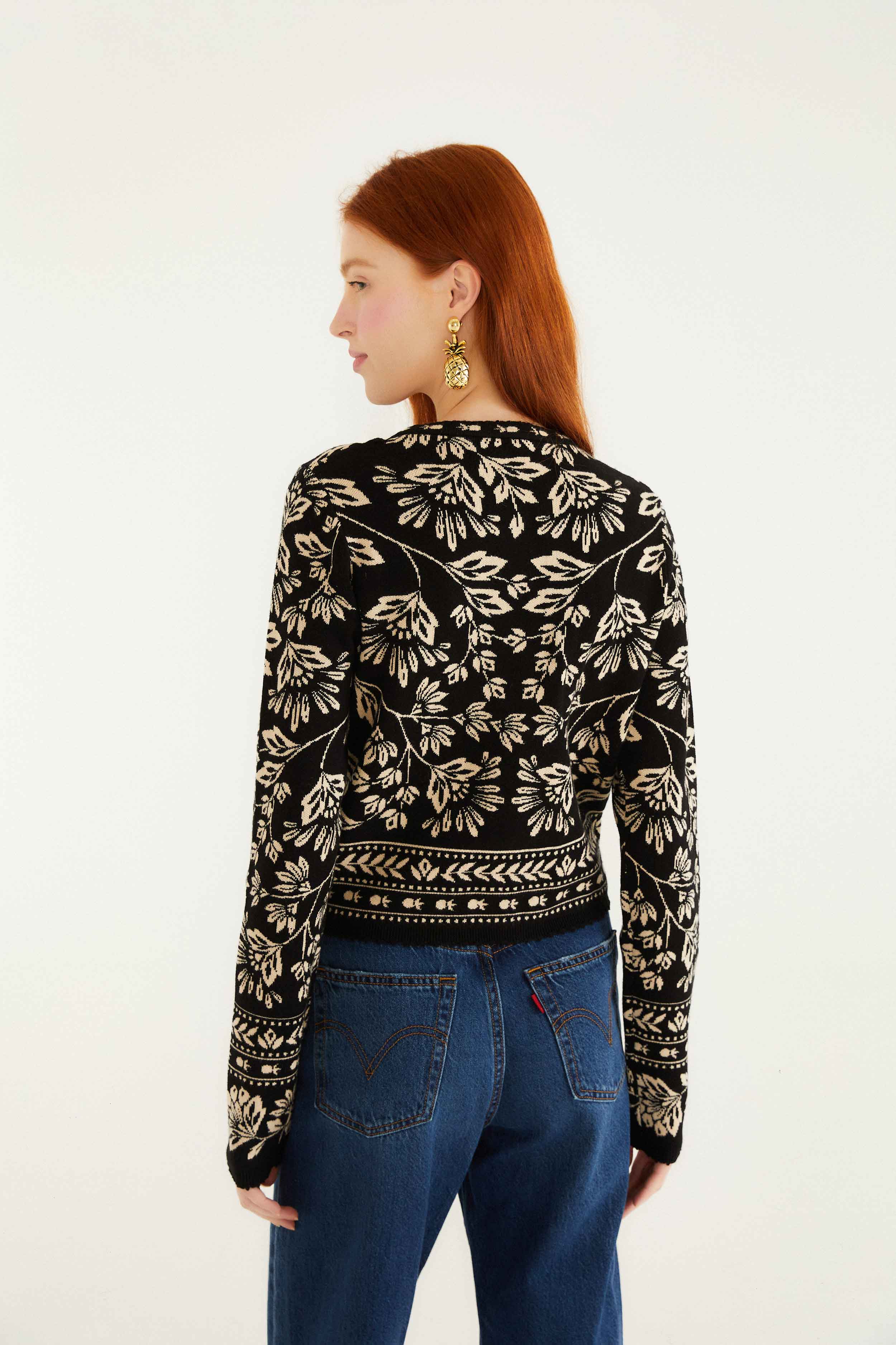 Black And White Flower Bloom Buttoned Knit Cardigan - Image 3