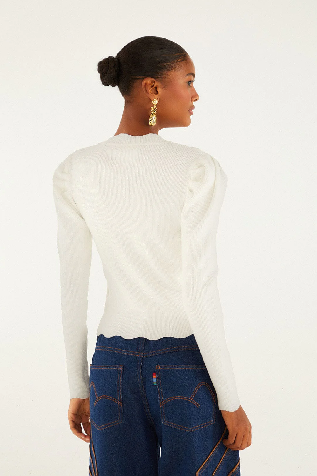Off-White Flower Embroidery Knit Top - Image 3