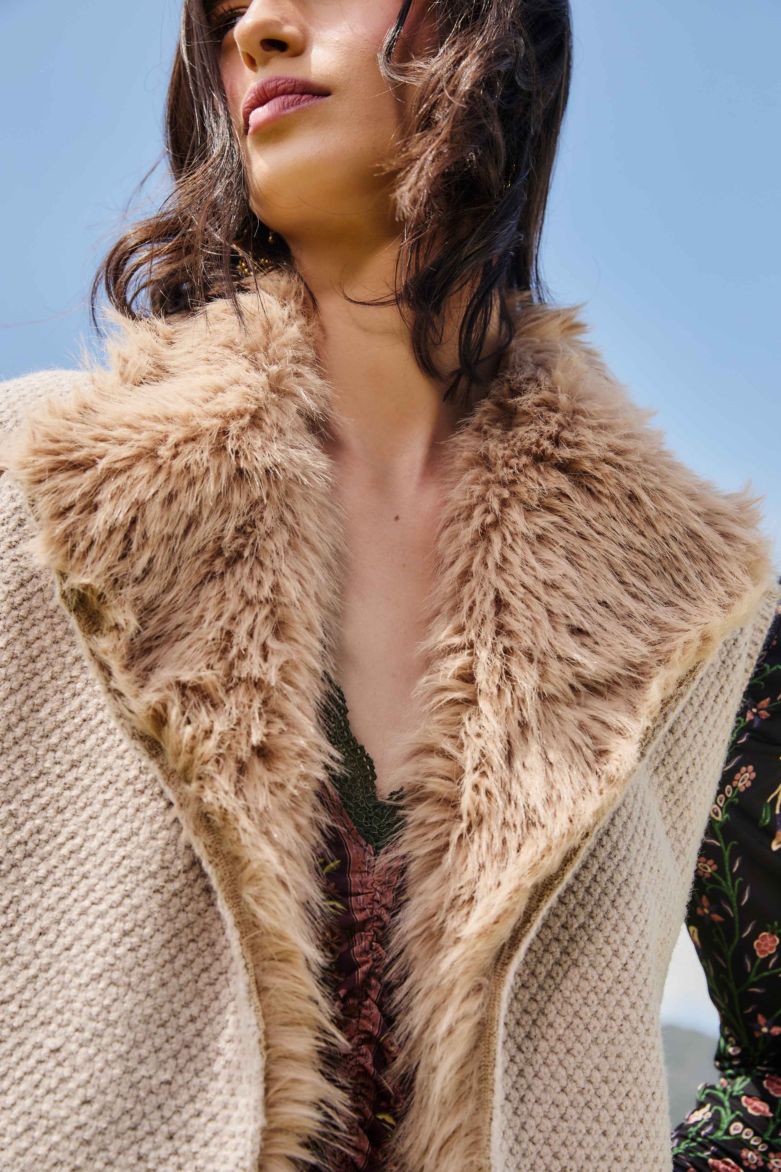 Beige Fur Sleeveless Knit Vest - Image 5