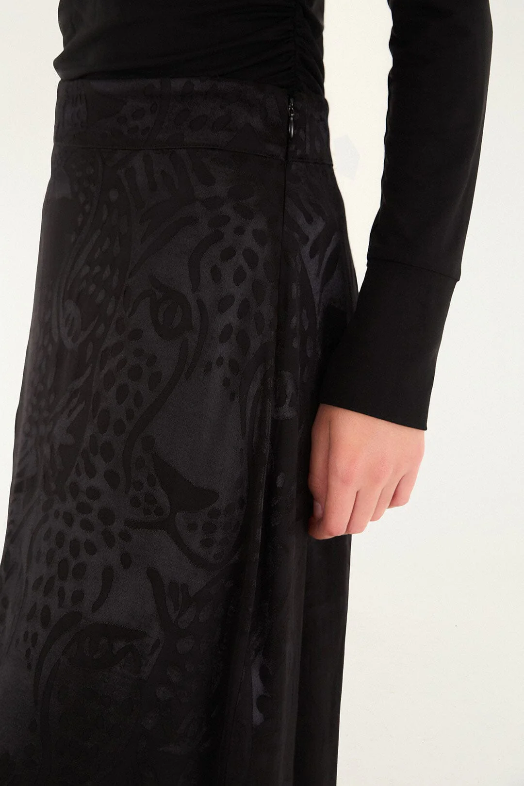 Black Midnight Leopards Jacquard Maxi Skirt - Image 3
