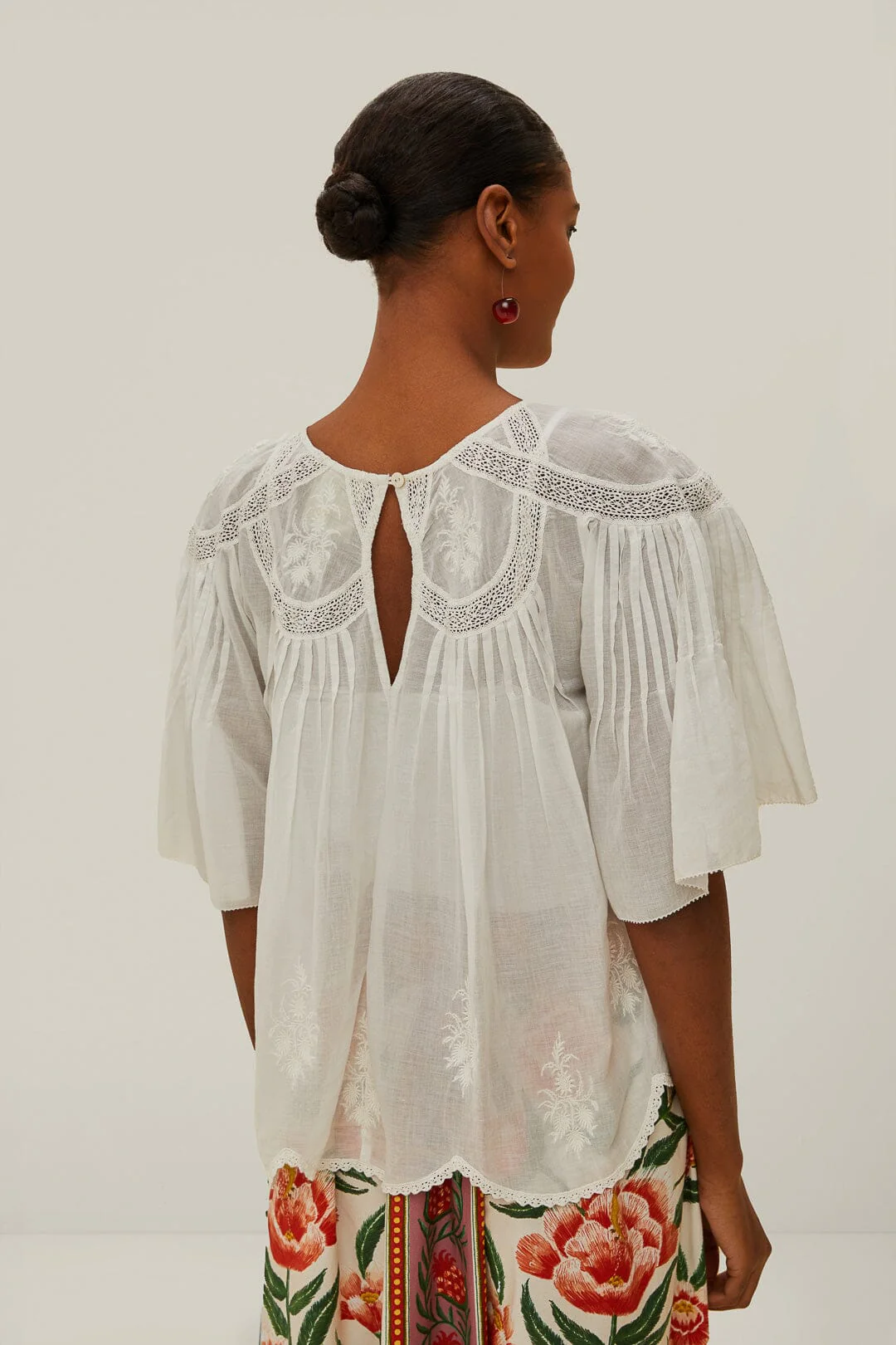 Off-White Embroidered Short Sleeve Blouse - Image 3